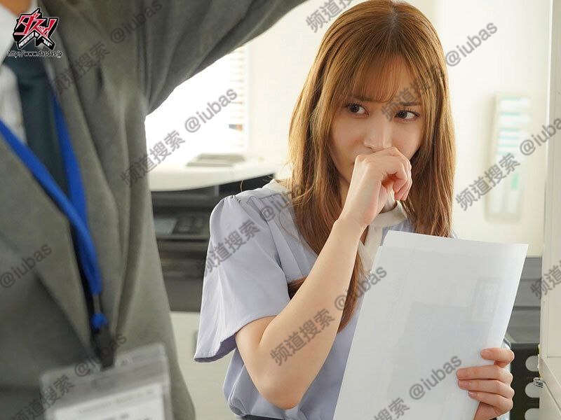 回农村老家的少女